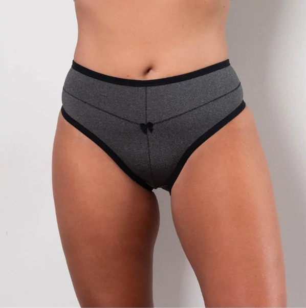 K126 Calcinha Edith Segura a Barriga (Frente)